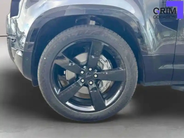 Land Rover Defender 110 phev — photo 13