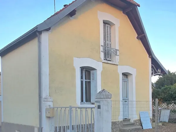 EXCLUSIVITÉ: MAISON AVEC JARDINET