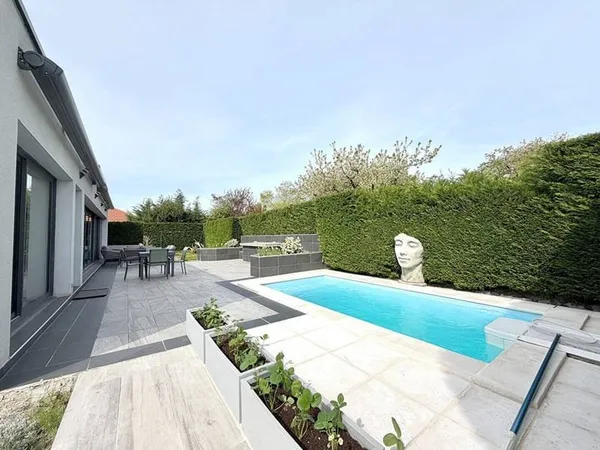 Maison 6 pièces 300 m²