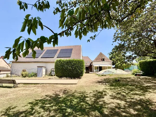 Maison 7 pièces 246 m²