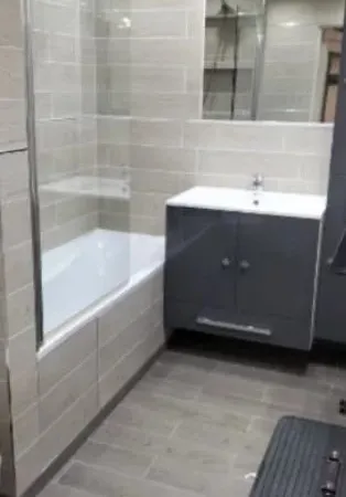 Deux pièces de 55m² avec balcon et parking dans une résidence de standing