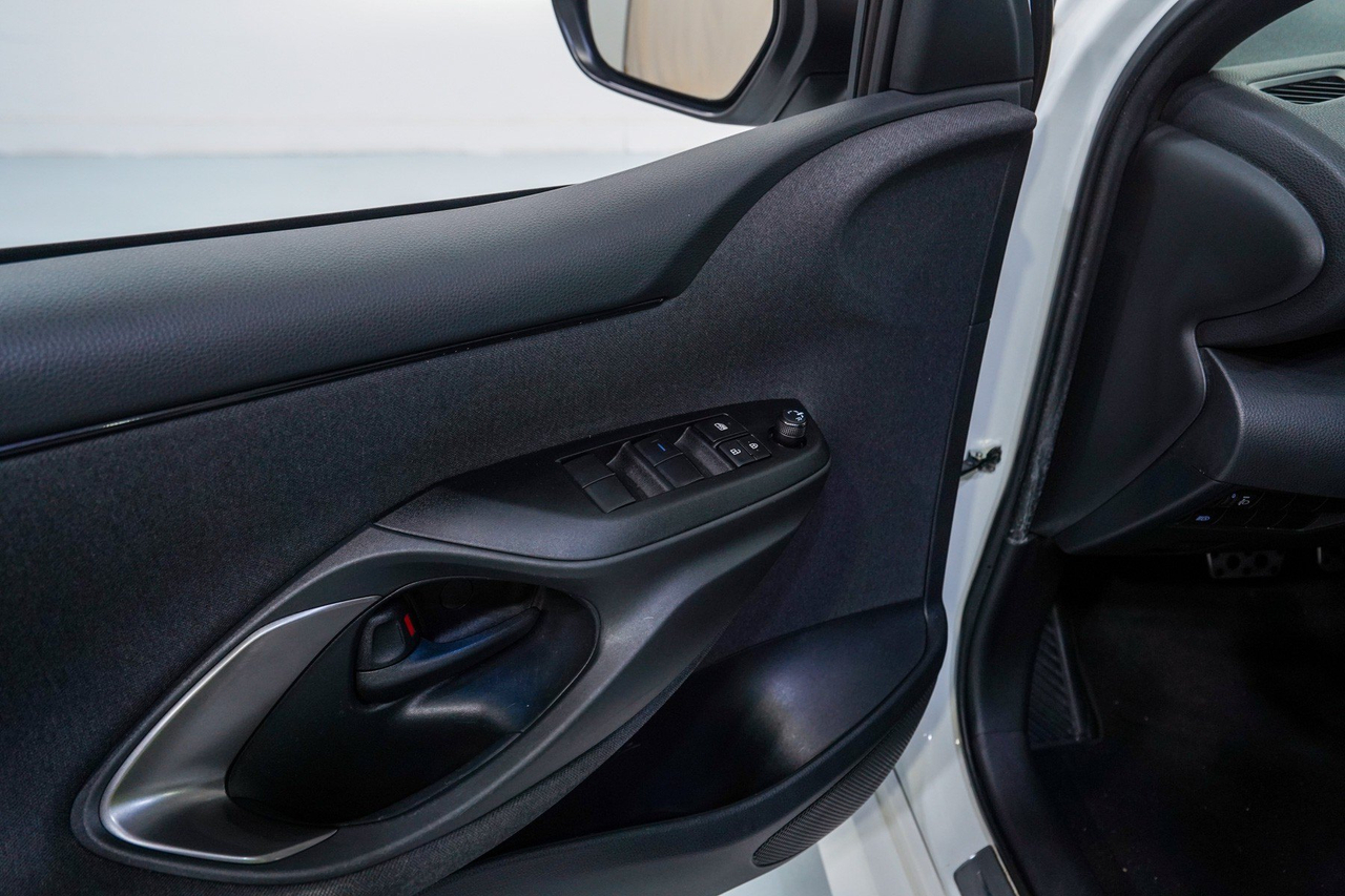 Toyota Yaris 4 — photo 16