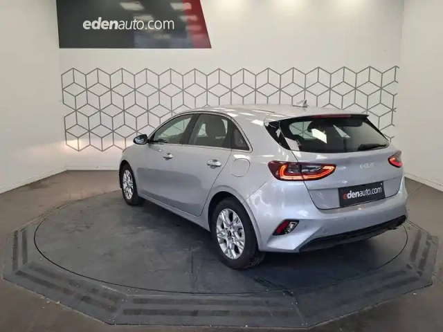 Kia Ceed 1.0 t-gdi 100 ch bvm6 — photo 3