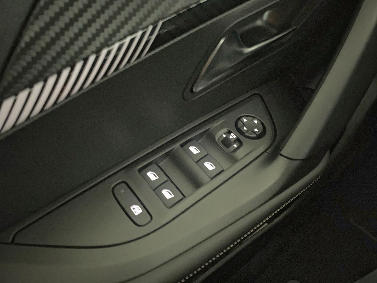 Peugeot 2008 hybrid 145 ch e-dcs6 allure — photo 20