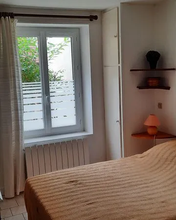 ✨ Studio meublé cosy centre-ville Le Blanc - cadre fleuri ✨