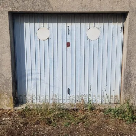 Parking/box 15m² prix à débattre