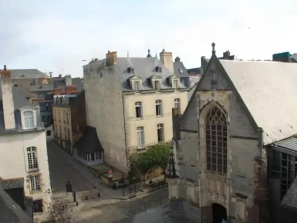 Au coeur de Rennes et au calme - logement pour étudiante sérieuse (idéal pour PASS, doctorat, etc)