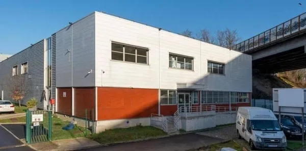 Local d'activité 719 m²
