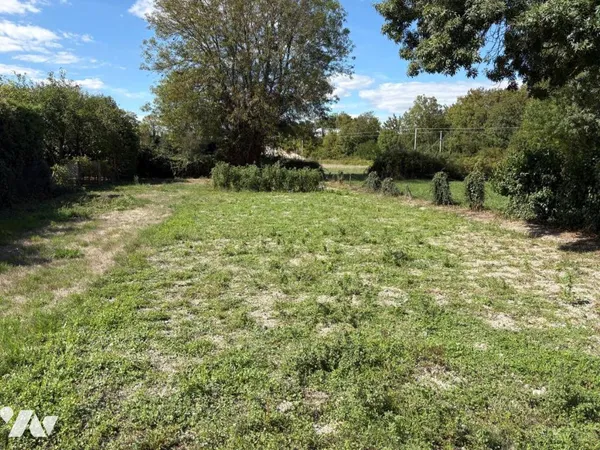 Terrain 669 m²