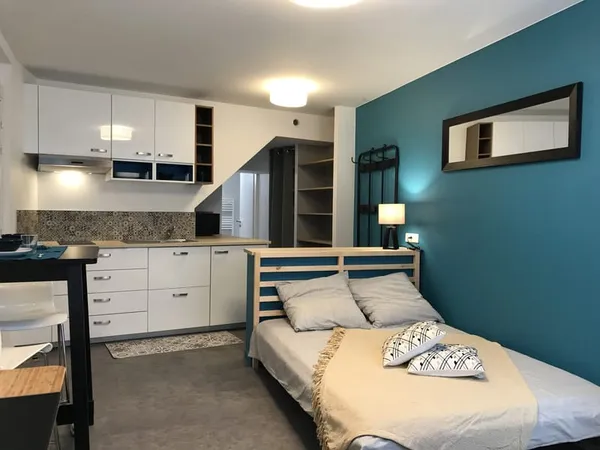 STUDIO MEUBLE TRES BON ETAT - METZ SAULCY