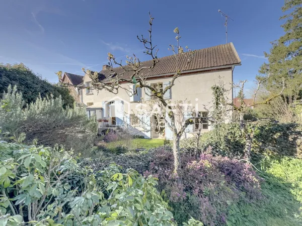 Maison ancienne 1870- 160m2 - 4 chambres - jardin 1990m2 - proche bornel
