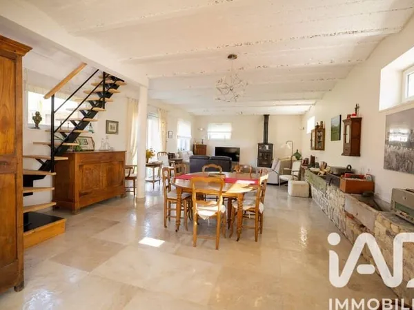 Maison 6 pièces 275 m²