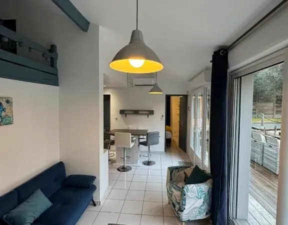Dépendance meublée 55 m² à Soulac-sur-Mer - 900 / mois CC