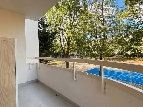 BEL APPARTEMENT 2 PIÈCES DE 46 M² ENTIÈREMENT RÉNOVÉ