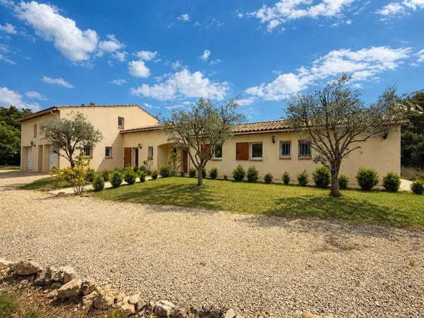 Régusse villa 171m2 avec sa piscine