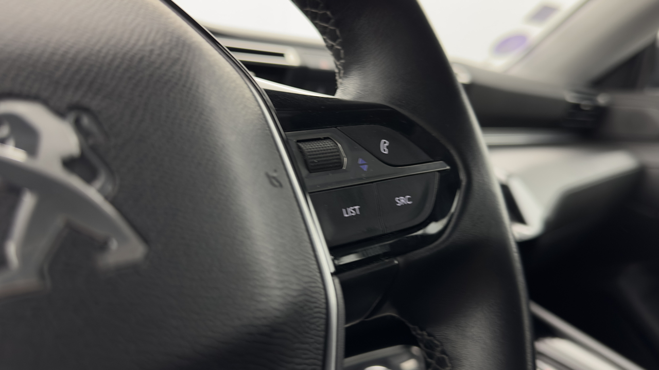 Peugeot 508 SW Hybrid 225 e-EAT8 — photo 17