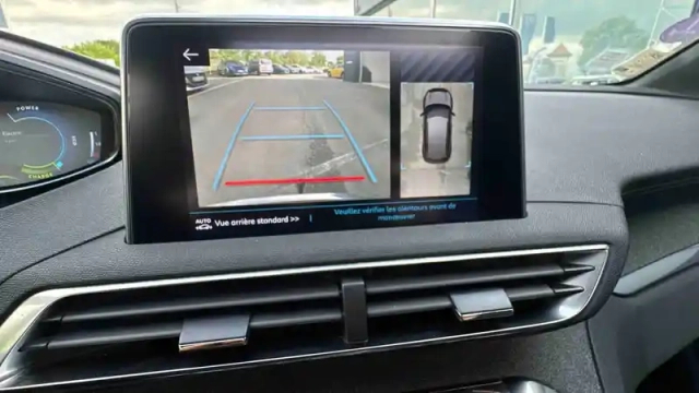 Peugeot 3008 hybrid 225 e-eat8 — photo 24