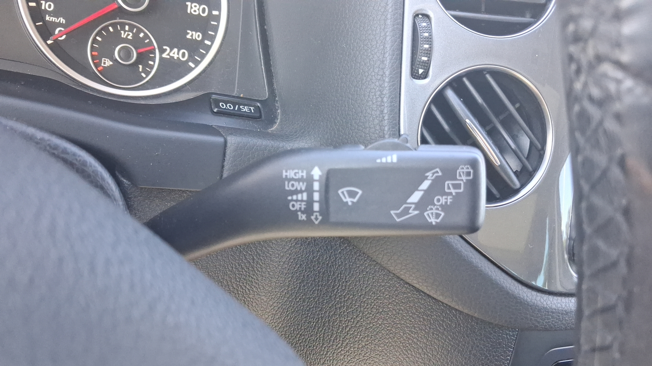 Volkswagen Tiguan 2.0 TDI 140 FAP BlueMotion Technology — photo 32