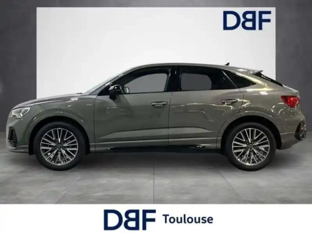 Audi Q3 35 tfsi 150 ch s tronic 7 s line — photo 2