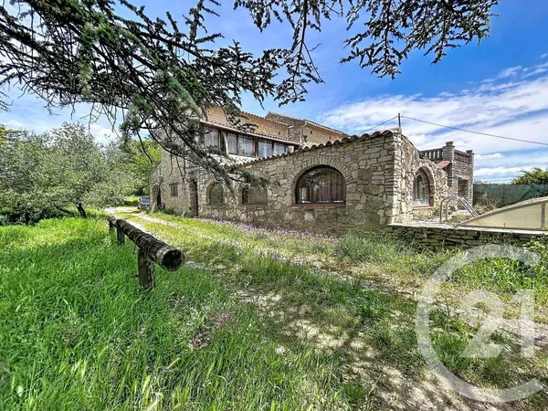 Maison 4 pièces 442 m²