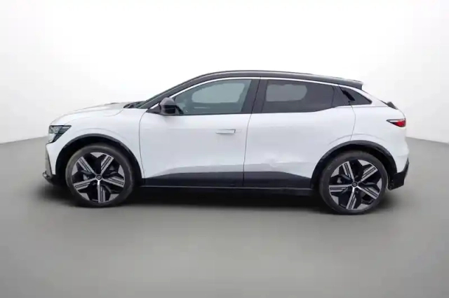 Renault Megane e-tech 220 ch autonomie confort gsr2 — photo 12