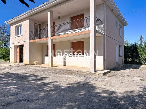 Maison à vendre avec dépendances et terrain de 6278 m²