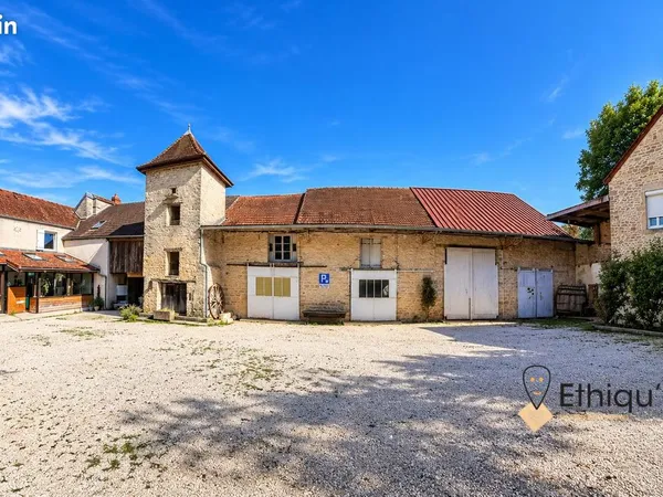 Ferme 11 pièces 271 m²