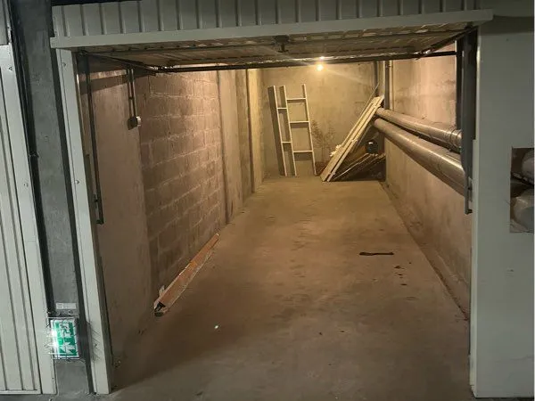 Loue place de parking pour moto