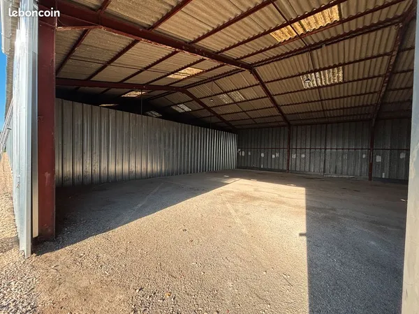 LOCAL / ENTREPÔT / HANGAR / BOX DE STOCKAGE GRANDE CAPACITE 75m² - 150m² - 225m²