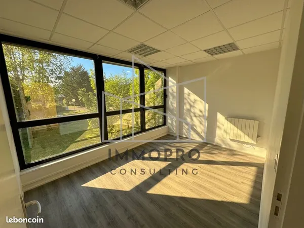 Bureaux 100 m² Mont-Saint-Aignan