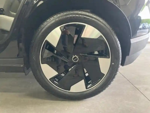 Volvo Ex30 single extended range 272ch plus — photo 3