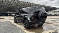 Land-Rover Defender 110 2.0 P300e X-Dynamic HSE — photo 7