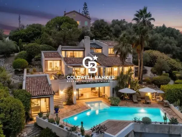 Vends maison d'architecte avec vue mer