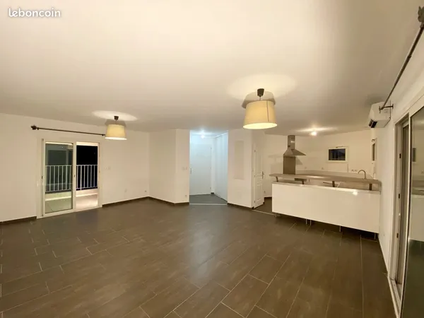 T3 de 78 m2 avec terrasse et 2 places de parking