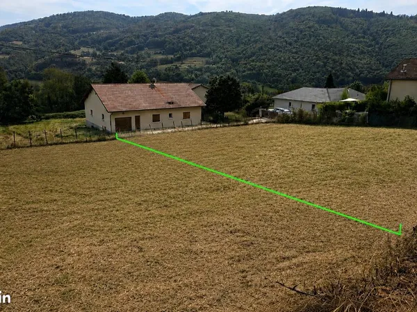 🏠Terrain constructible 800m² à Chirens