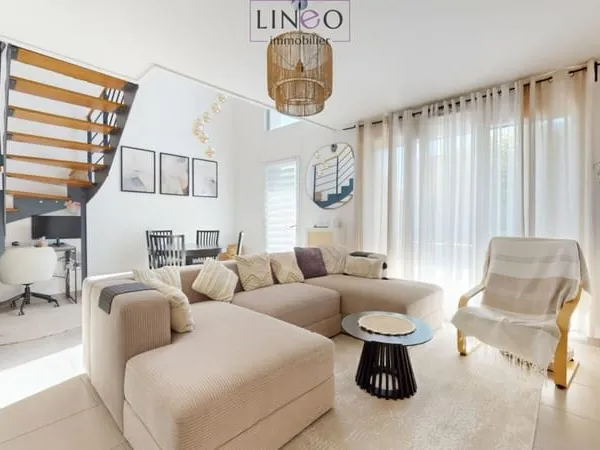 MAISON - 4 PIECES - 93m² - THIAIS - Parking - Box - Jardin - Terrasse - Balcon