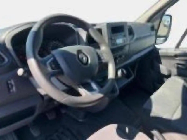 Renault Master fg f3500 l2h2 2.3 blue dci 135ch confort euro6e — photo 14