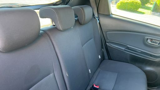 Toyota Yaris 1.3 VVT-i 99 - Collection – 2016 – 101396 km – Essence – Boîte Manuelle — photo 23