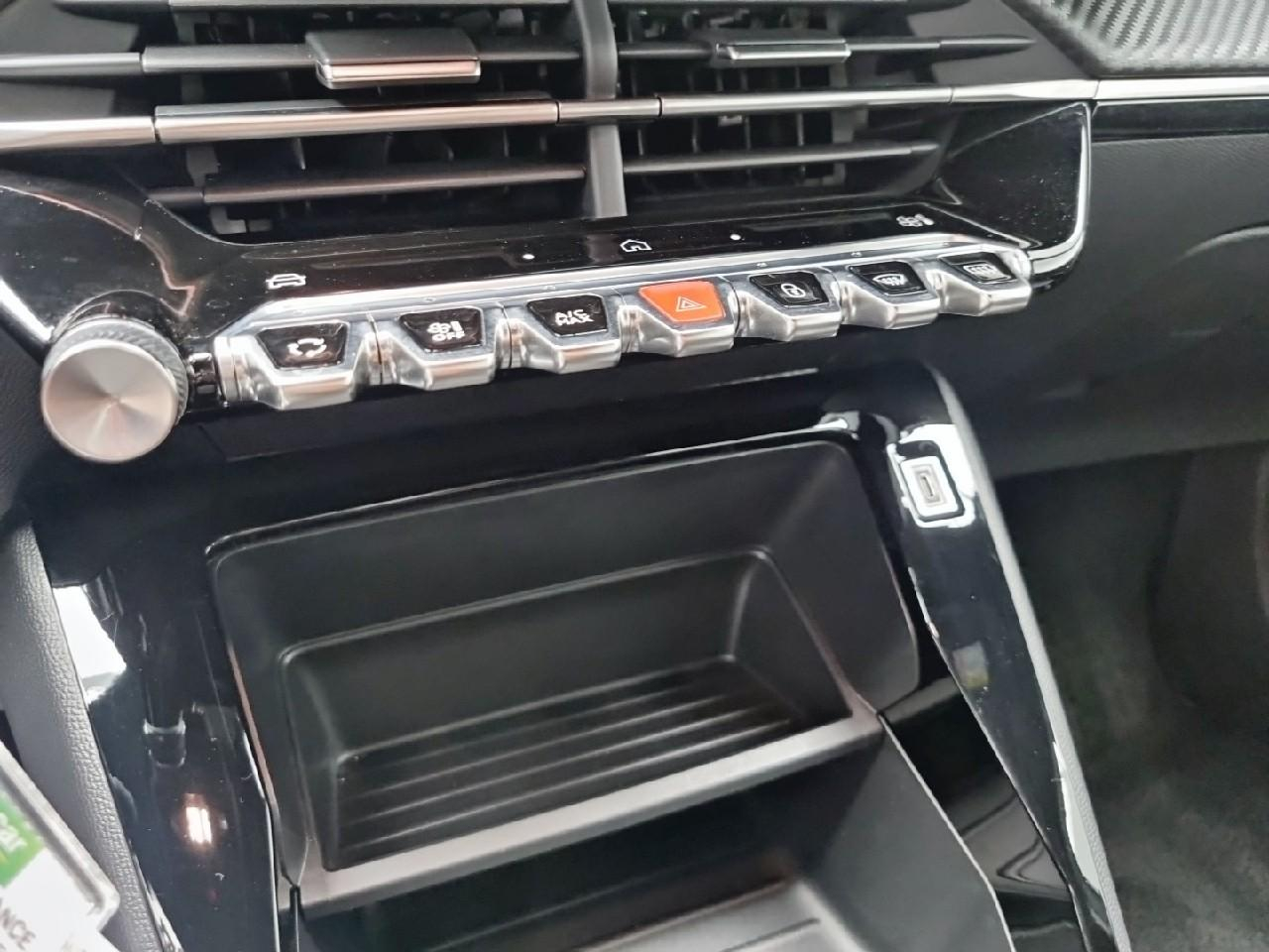Peugeot 2008 100 s&s bvm6 style — photo 27