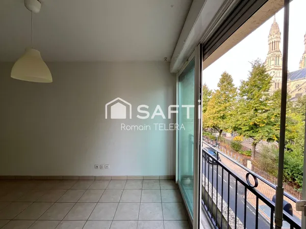 Sacré-Coeur - Nansouty : T4 en duplex de 63 m² avec vue dégagée sur le Sacré-Coeur et une place de p
