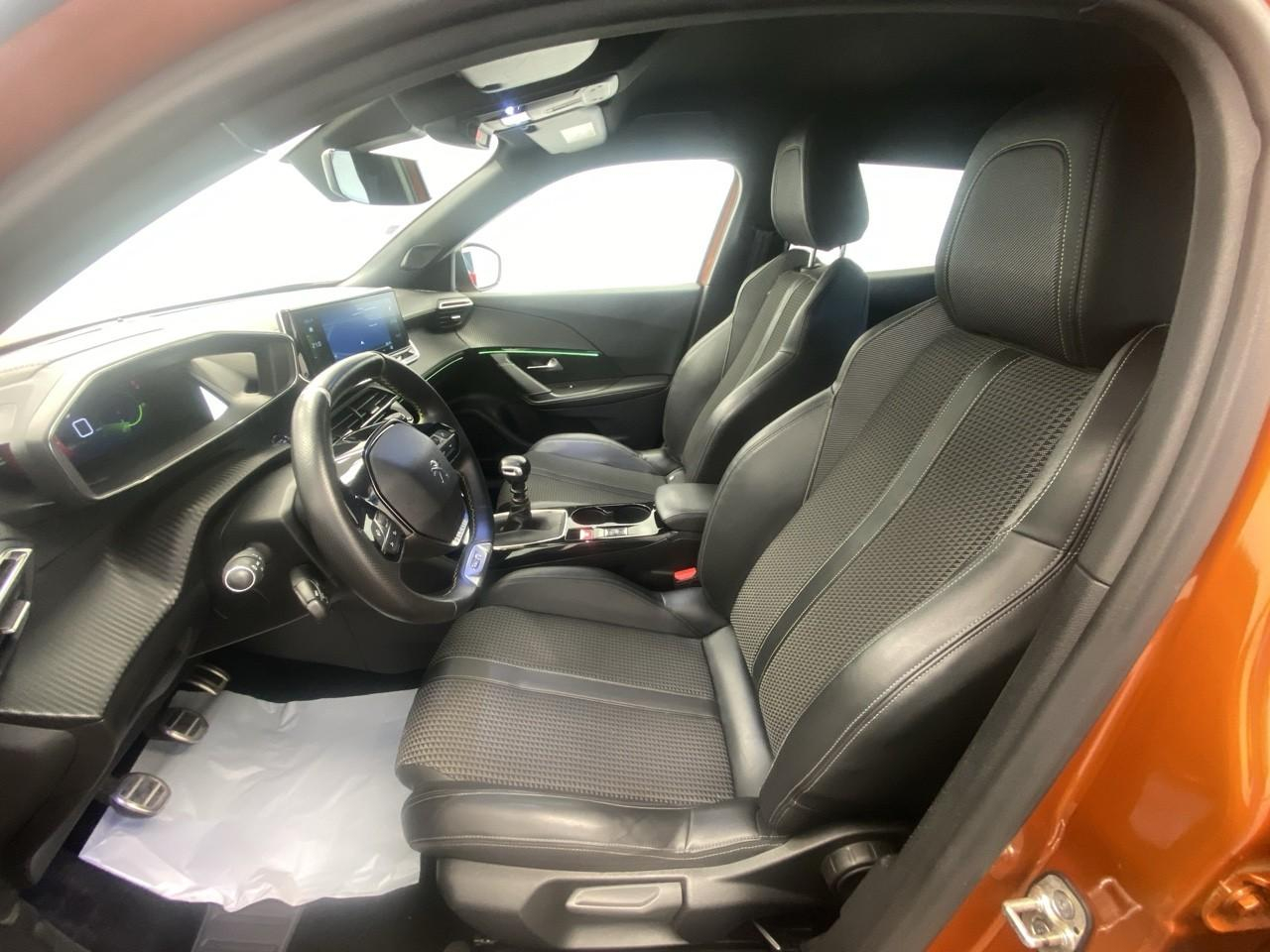 Peugeot 2008 puretech 130 s&s bvm6 gt line — photo 9