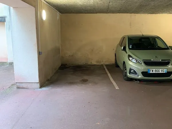 Parking a louer
