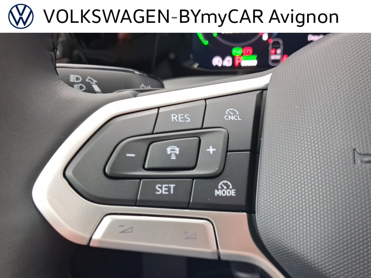Volkswagen Golf 1.5 eHybrid 204 DSG6 — photo 32