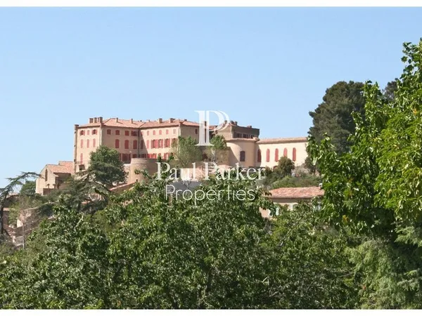 Château 5000 m²