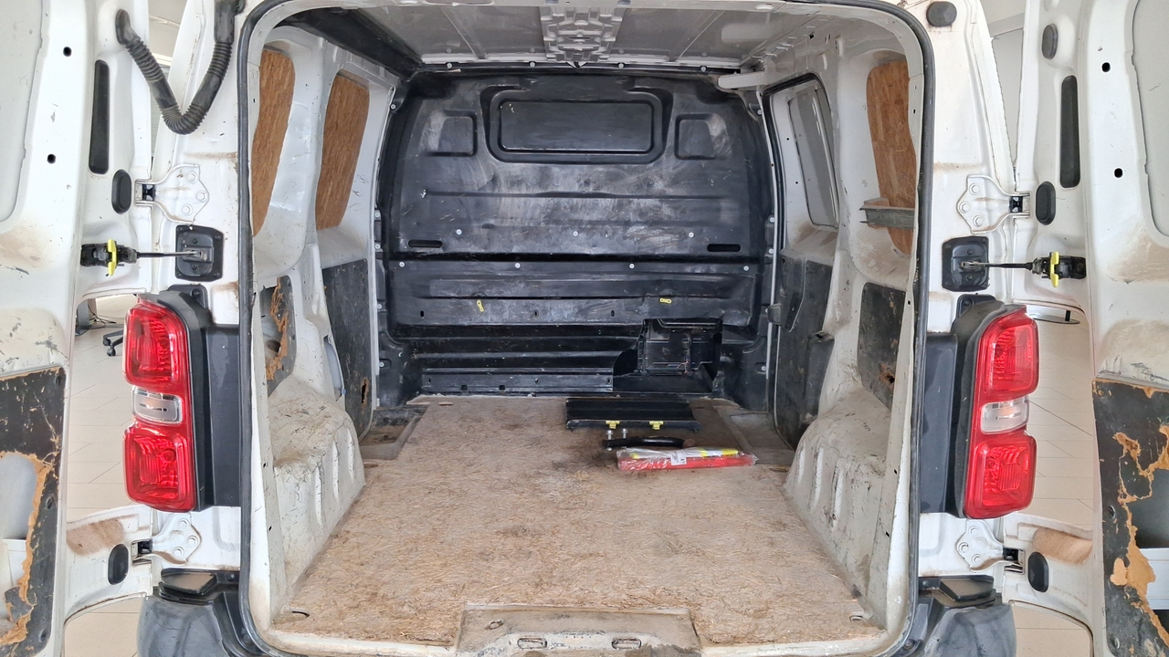 Citroen JUMPY FGN XS BLUEHDI 120 S&amp;S EAT8 — photo 12