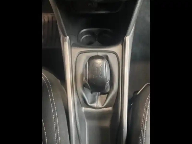 Peugeot 2008 1.2 110 style gps clim bluetooth — photo 12