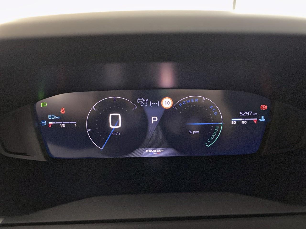 Peugeot 2008 hybrid 145 ch e-dcs6 allure — photo 13