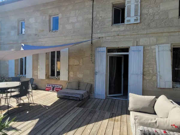 33710 TAURIAC-MAISON EN PIERRES 238M2 3 CHAMBRES 4000M2 JARDIN