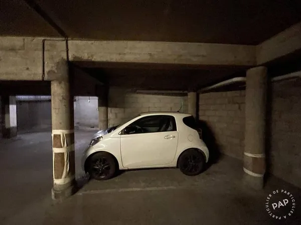 Garage/Parking