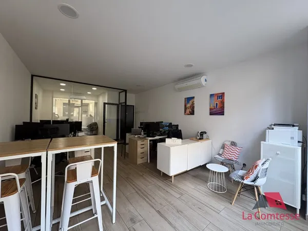 Bureau et espace de travail Location Aubagne  47m² 920€